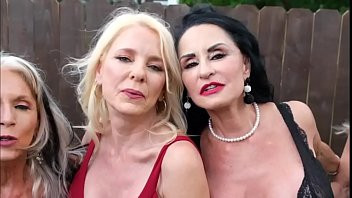 Play Grannies with massive tits HD