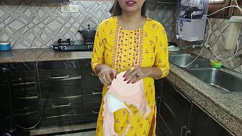Play Desi bhabhi was washing dishes in kitchen then her brother in law came and said bhabhi aapka chut chahiye kya dogi hindi audio