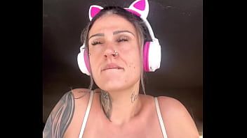 Play I got so horny at the gym that I took my breasts out!