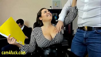 Play Big tits sexy lady in the office