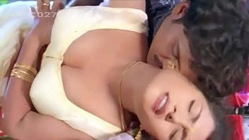 Play Hot Aunty Desi Masala AuntyMaza.Com