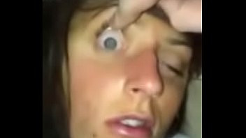 Play Sleeping passed out chick eyecjeck handplay and mouthplay