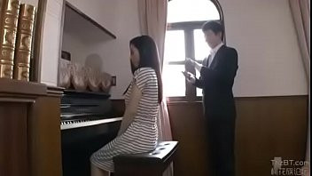 Play Hermosa Esposa de familia Noble es Convertida en una puta VER Completo 