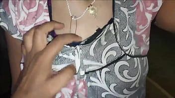 Play बच्चों को सुलाकर अपने जेठजी के पांव दबाने आई छोटी बहूरानी मजे करती हुई ! हिंदी में अश्लील पोर्न