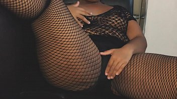 Play Watching porn and rubbing my pussy