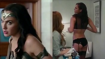 Play Super woman nude